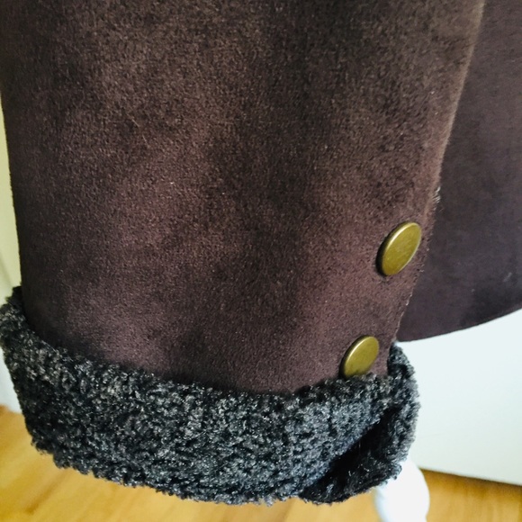 🤎 Talbots very smart fitted Chocolate imitation suede coat. - Picture 3 of 11